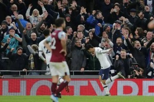  阿德耶米长途奔袭入选周最佳进球