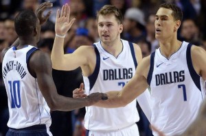  东契奇41+12独行侠加时擒鹰  